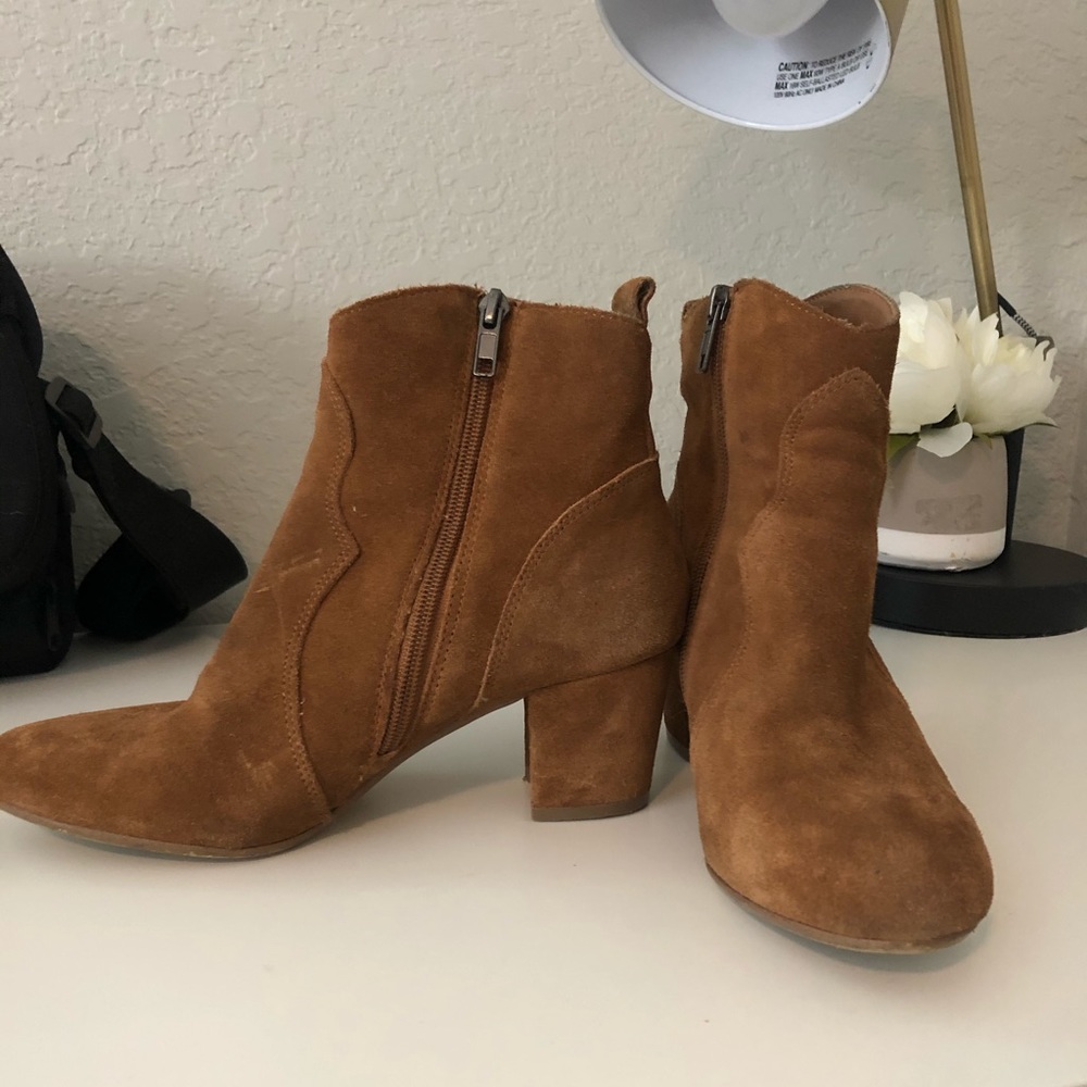 Steve Madden Suede Booties 7.5